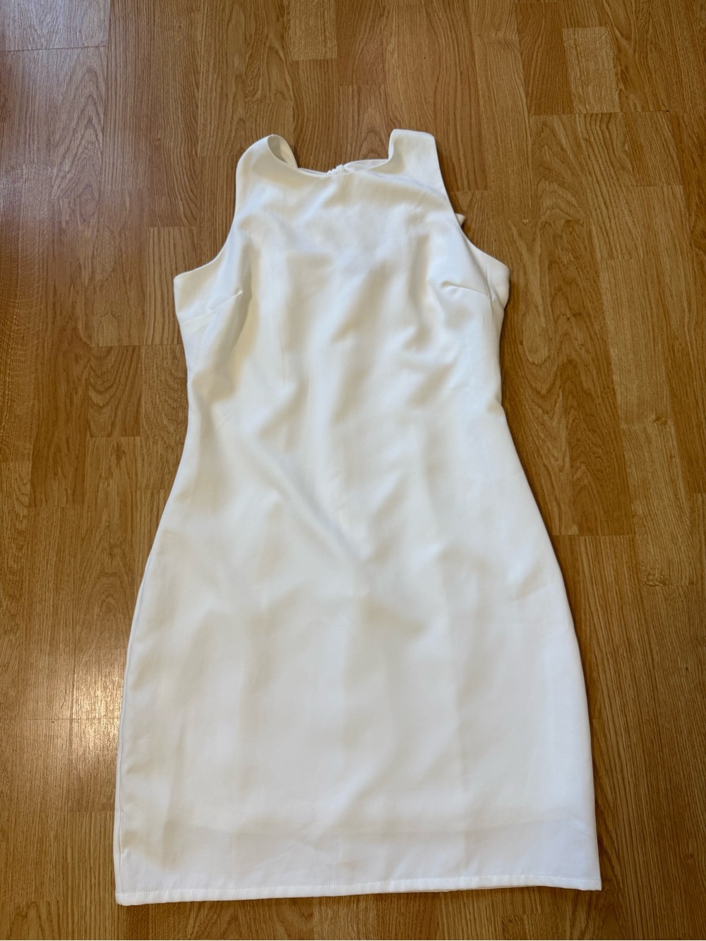 Sam Edelman Classic White Sleeveless Bow Back Sheath Dress - Size 4 ( NWT ) - Picture 3 of 15